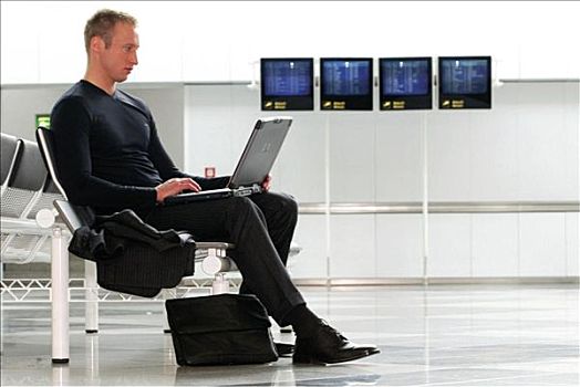 男青年,电脑,笔记本电脑,等待,机场,无线局域网,经理,商务旅行