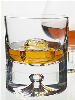 威士忌酒,干邑白兰地,玻璃杯