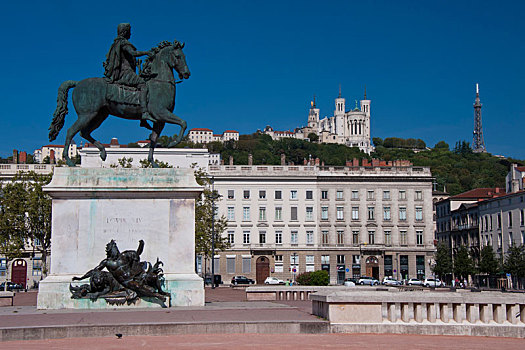 骑马雕像,路易十四,地点
