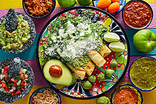 绿色,玉米卷饼,墨西哥美食,鳄梨色拉酱,酱,彩色,桌子