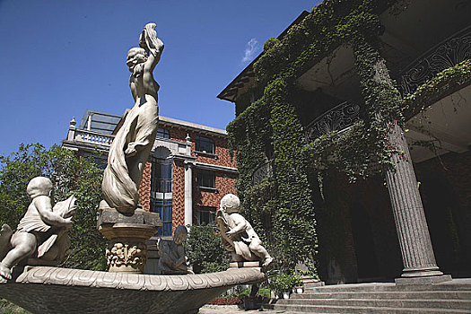 上海爱神花园雕塑