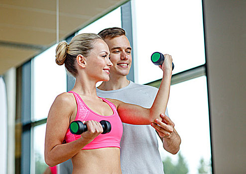 健身,运动,练习,节食,概念,微笑,少妇,私人教练,哑铃,健身房