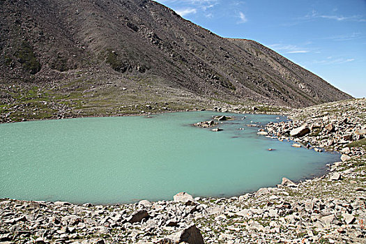 天山蓝色心湖