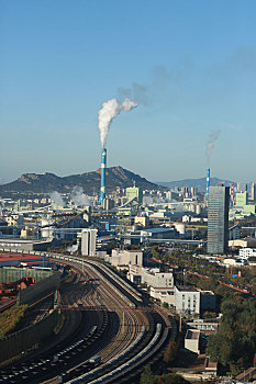 山东省日照市,港口货物运输繁忙有序