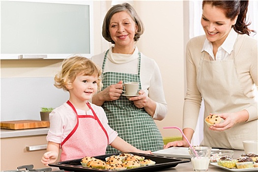 家庭,女人,烘制,杯形蛋糕,厨房
