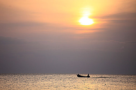 日出,渔船