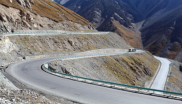 新疆天山独库公路