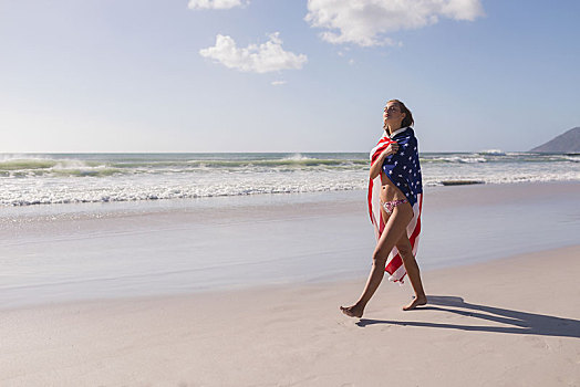 美女,包着,美国国旗,海滩