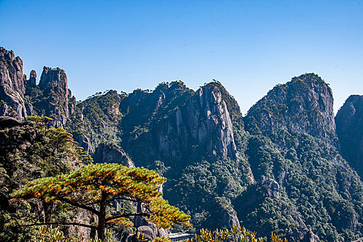 江西上饶三清山西海岸群山