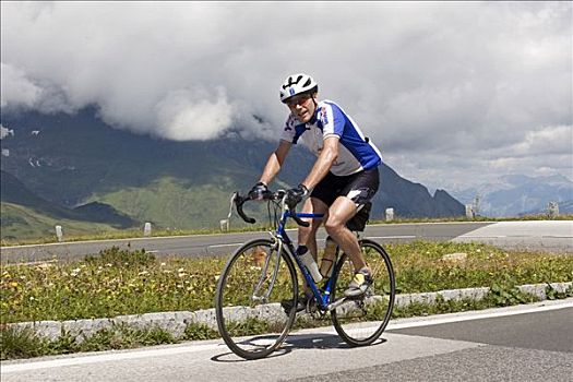 骑自行车,高,道路,上陶恩山国家公园,阿尔卑斯山,奥地利
