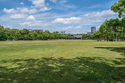 日本大阪大阪城公园西之丸庭园草坪