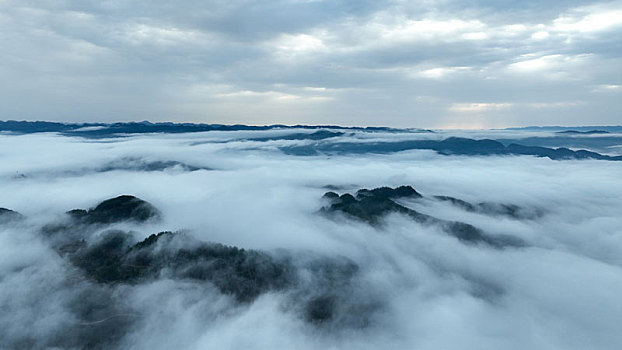 重庆酉阳,平流雾漫美乡村