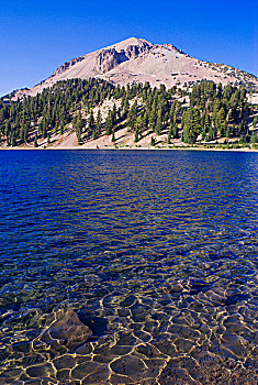 湖,顶峰,拉森火山国家公园,加利福尼亚