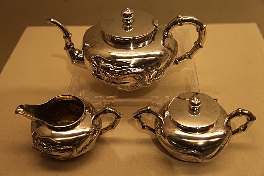 龙纹茶具
