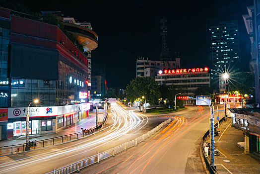 夜景长曝光车轨