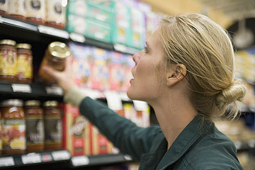 女人,选择,罐,超市,架子