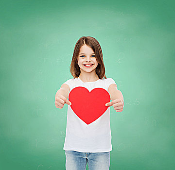 孩子,教育,喜爱,人,概念,微笑,小女孩,坐,红色,心形,抠像,上方,绿色,黑板,背景