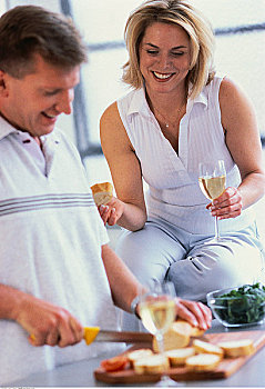 伴侣,做饭,厨房,葡萄酒杯