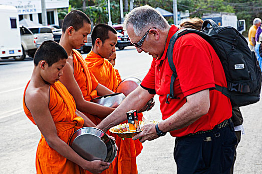 泰国,清迈,外国,旅游,给,食物,僧侣