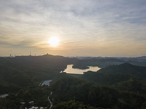 清晨惠州红花湖景区日出航拍风光