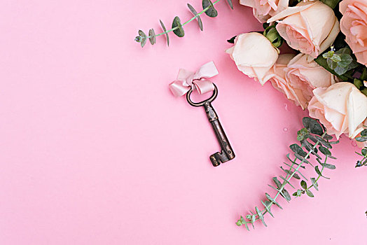 礼物,盒子,花,粉色,桌子,钥匙,卧