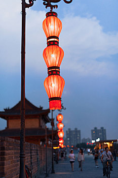 西安城墙上的古典红灯笼