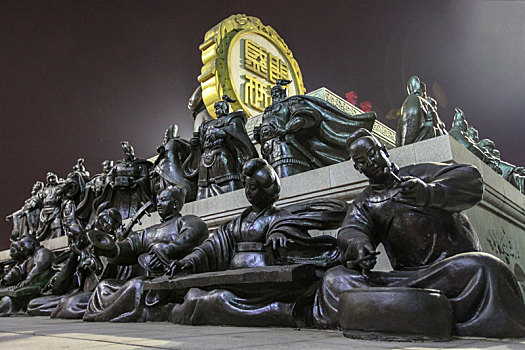 西安开元广场人物雕塑图片