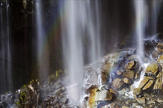 瀑布,彩虹,雷尼尔山国家公园,华盛顿,美国,北美