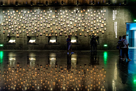 江苏南京侵华日军大屠杀纪念馆照片墙