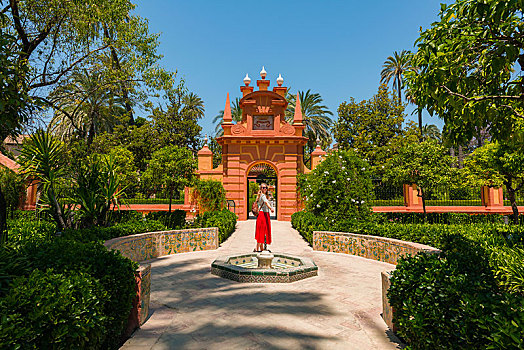 美女,红裙,花园,城堡,喷泉,皇宫,塞维利亚,西班牙,欧洲