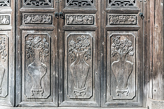 中式镂空雕花门窗,中国安徽省黟县卢村木雕楼
