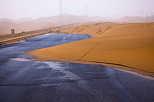 穿沙公路