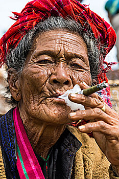 吸烟,老太太,山里人,头像,市场,卡劳,掸邦,缅甸,亚洲