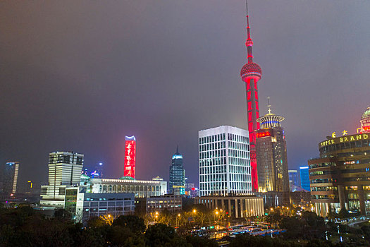 雨夜航拍上海陆家嘴和外滩