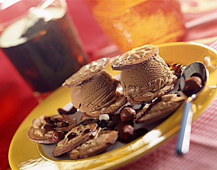咖啡冰淇淋,巧克力,干果,奶油甜酥饼,饼干