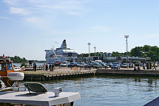 南码头,北欧著名的游轮西丽雅号及维京号都在此泊岸