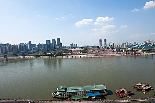 重庆市江北区嘉陵江畔建设中的江北咀