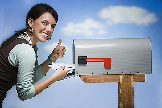 女人,邮件,邮筒,竖大拇指