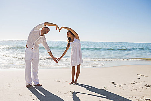 可爱,情侣,心形,手臂,海滩