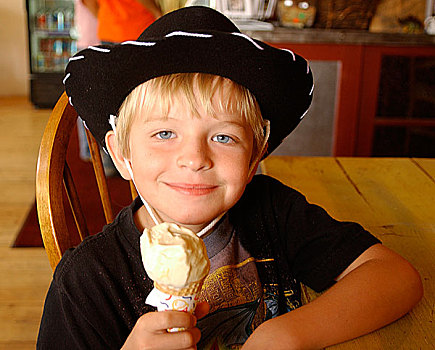 男孩,微笑,冰淇凌蛋卷