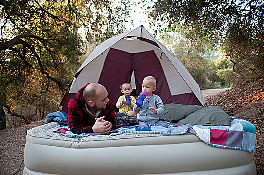 幼儿,双胞胎,露营,褥垫,父亲