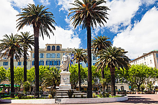 棕榈树,框架,雕像的,底座,在圣,尼古拉斯广场,巴斯蒂亚,科西嘉岛,法国