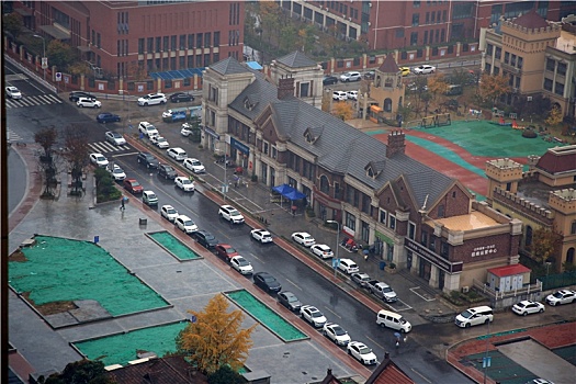 山东省日照市,初冬时节迎来一场中雨,天气变冷记得添加衣物