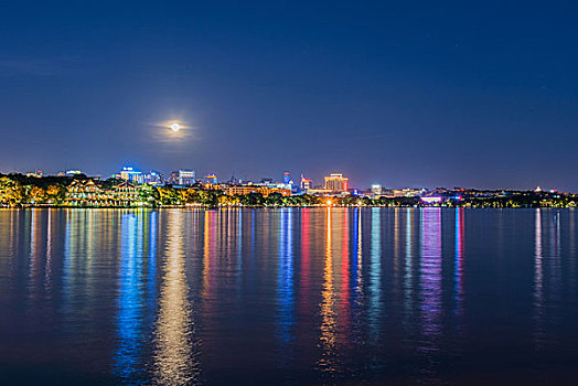 中国杭州西湖夜景醉游人