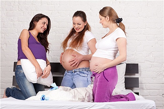 三个,怀孕,女朋友