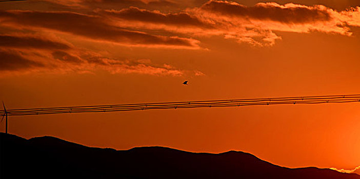 贵州威宁夕阳,晚霞,景观,自然,风光,天空,彩云,霞光,风电塔