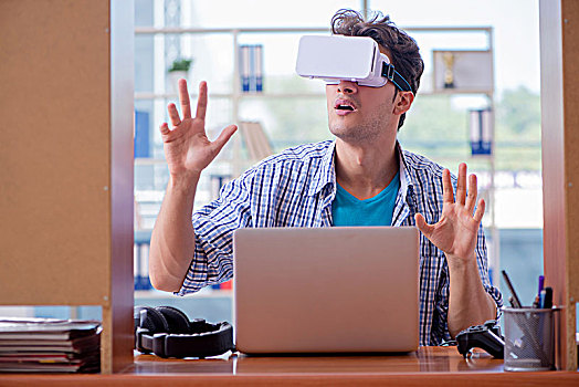 男青年,玩,电脑游戏,虚拟现实,眼镜