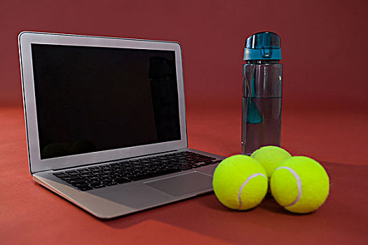 特写,荧光,黄色,网球,笔记本电脑,水瓶,栗色,背景