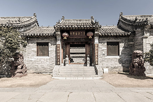 山东省枣庄市台儿庄古城内的中式门楼建筑