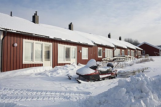 斯堪的纳维亚,瑞典,海里耶达伦,雪地车,正面,房子